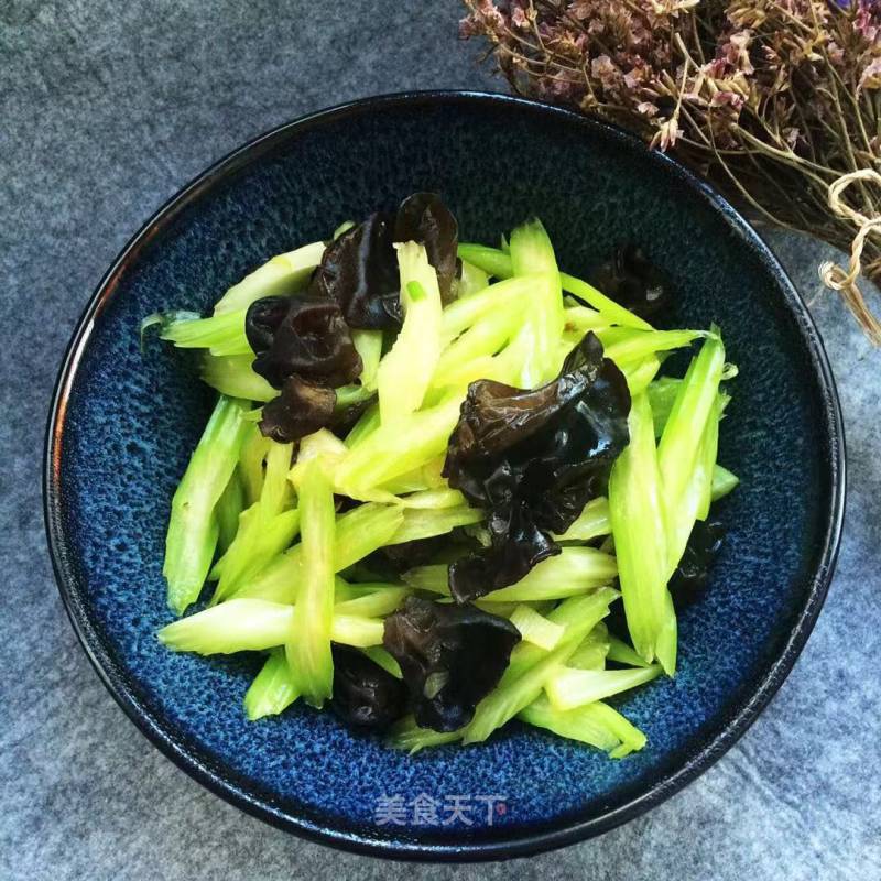 Stir-fried Celery Fungus recipe