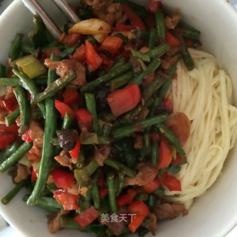 One Person Gets Shredded Pork Noodles with Egg, Beans and Carob recipe