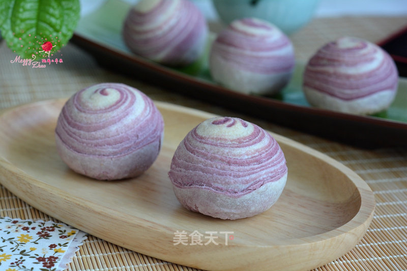 #新良第一节婚纱大赛# Mooncakes with Bean Paste and Egg Yolk Pastry recipe