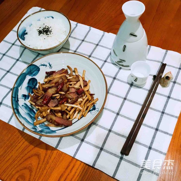 Stir-fried Bacon with Dried Radish recipe