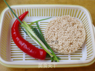 Fried Noodles with Red Pepper recipe