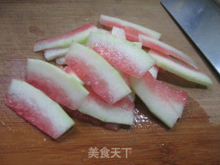 Stir-fried Mung Bean Sprouts with Watermelon Peel recipe