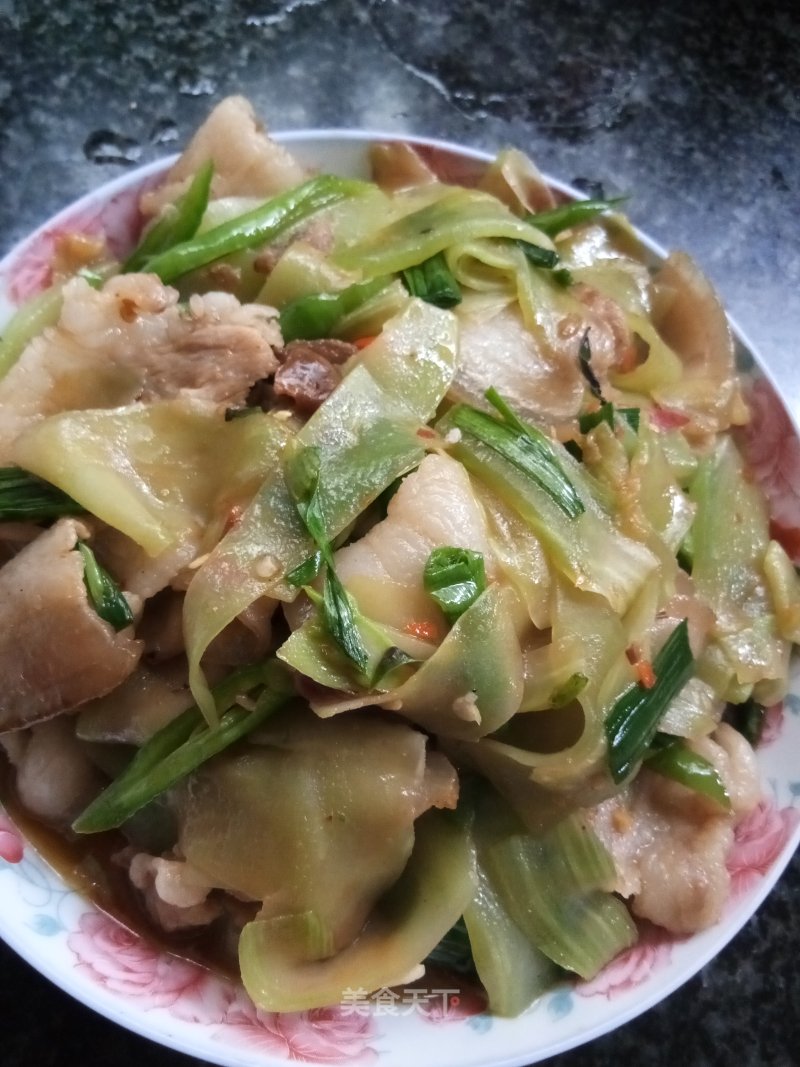 Stir-fried Pork with Lettuce recipe