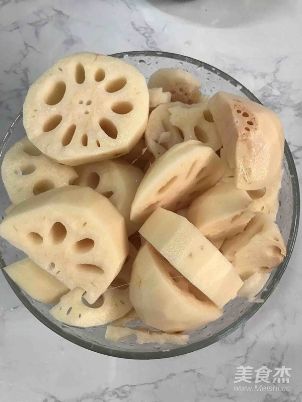 Lotus Root Pork Bone Soup recipe