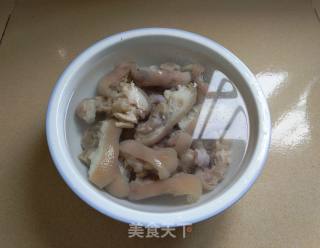 Pork's Trotter with Sand Ginger Salad recipe