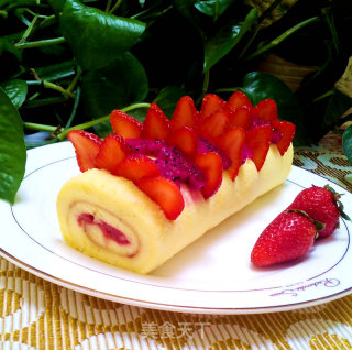 Strawberry Chiffon Egg Roll recipe