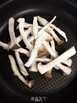 Coprinus Comatus Mixed with Chives recipe