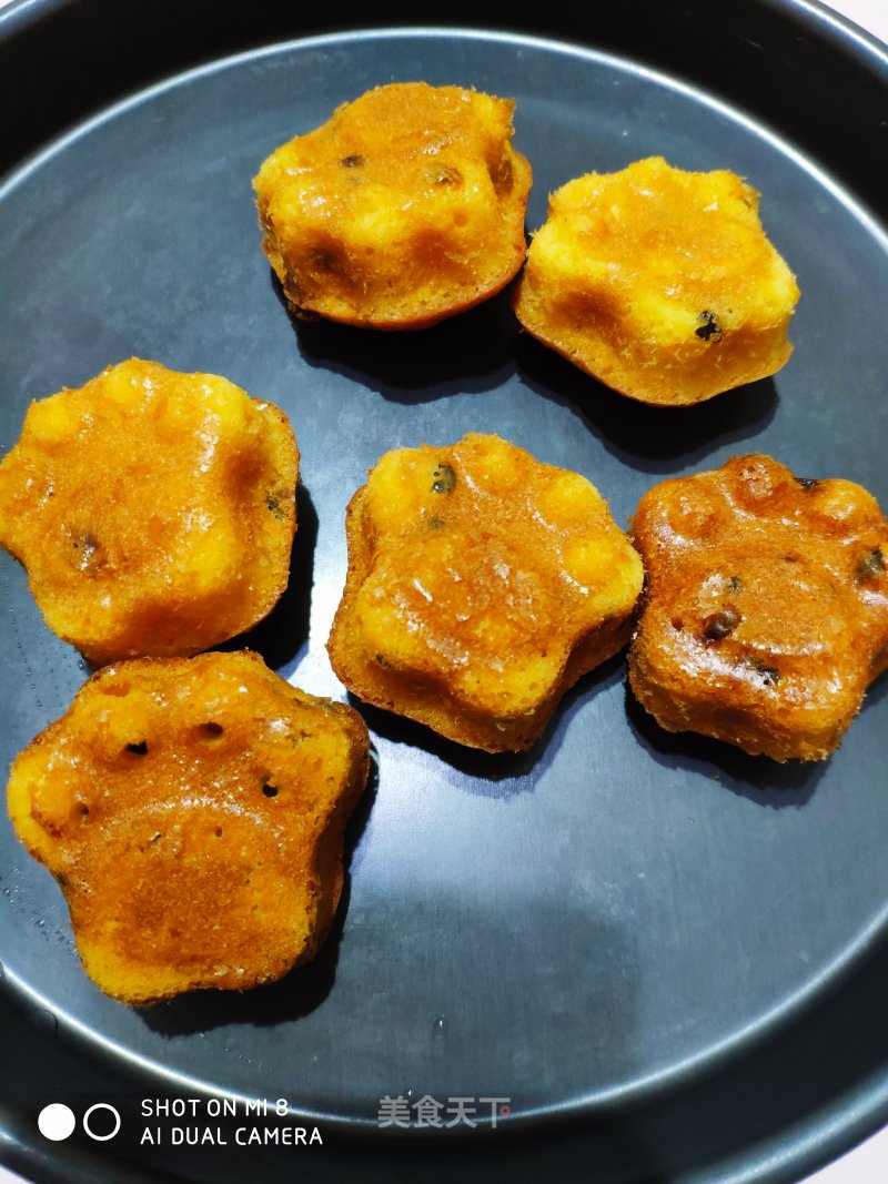 Passion Fruit Paw Print Cake recipe