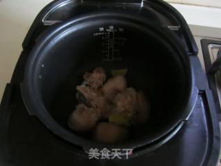 White Radish Hoof Soup recipe