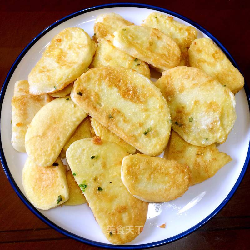 Fried Steamed Buns with Green Onion and Egg recipe