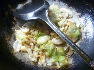 Stir-fried Cabbage with Pork Belly and Mushrooms recipe