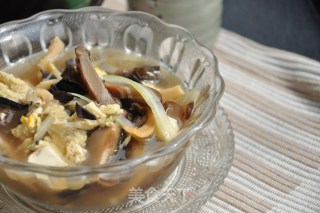 Healthy and Delicious Squid Hot and Sour Soup During Festivals recipe