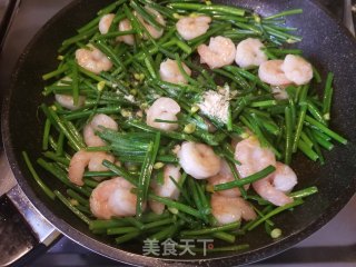 Stir-fried Chives with Shrimp recipe