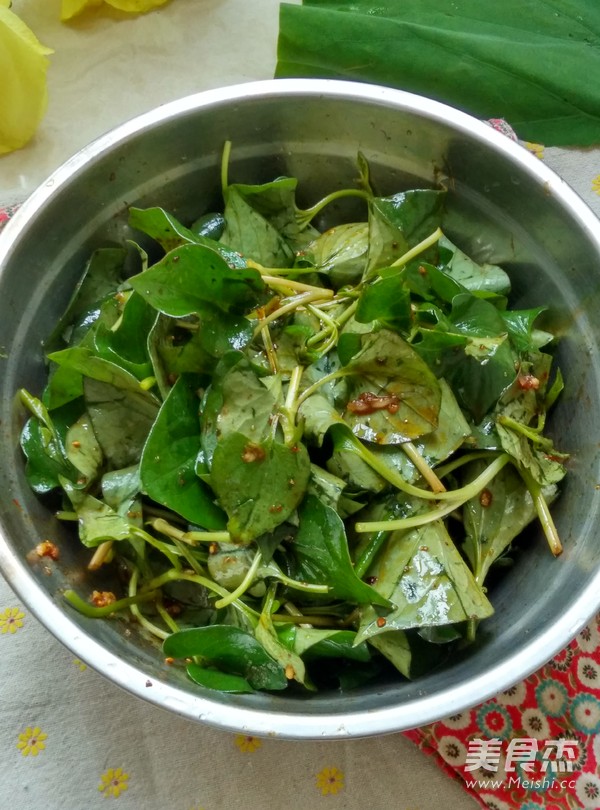 Cold Root and Young Leaves recipe