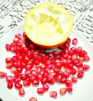 Easy Peeling Pomegranate recipe