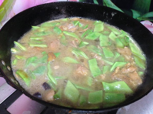 Braised Noodles with Carob Pork Slices recipe