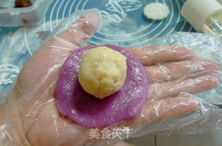 Color Matching Snowy Moon Cakes recipe