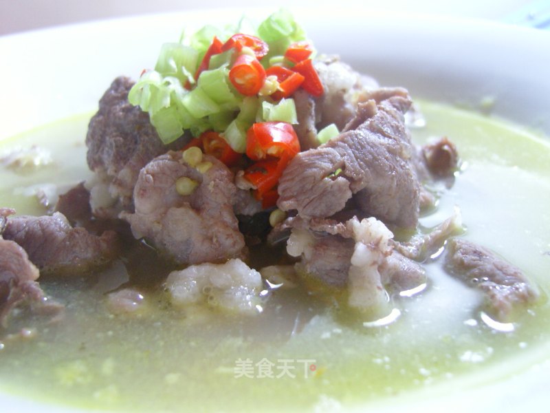 Fatty Beef Soaked in Three Pepper Sour Soup