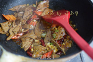 Stir-fried Pork Liver with Chili recipe