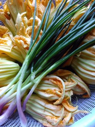 Pumpkin Flower Stuffed Meat recipe