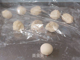 It Has A Simple and Fashionable Atmosphere [black and White Piglet Squeezes Steamed Buns] recipe