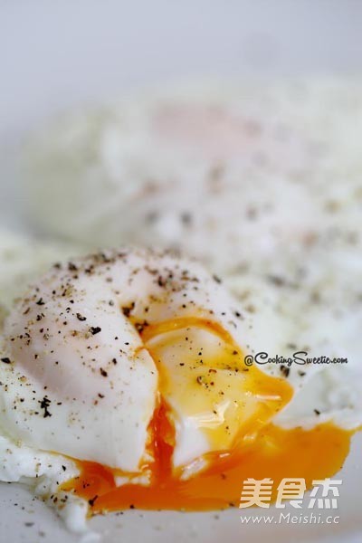 Smoked Salmon Poached Egg recipe
