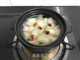 #一碗好汤#stewed Pear with Rock Sugar and Rose recipe