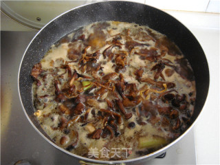 Stewed Chicken Drumsticks with Hazel Mushroom recipe