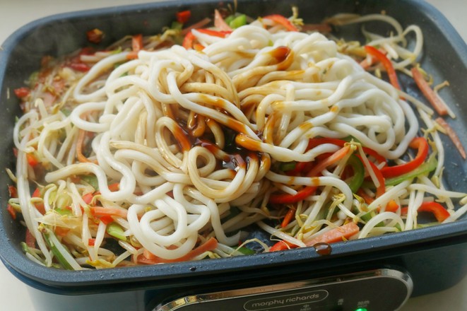 Stir-fried Udon with Chopped Pepper recipe