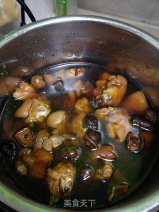 Homemade Braised Pork Knuckles recipe