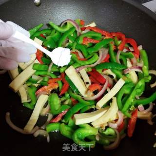 Stir-fried Chicken with Seasoned Peppers recipe