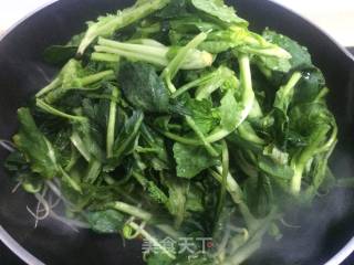 Stir-fried Bean Sprouts and Greens recipe