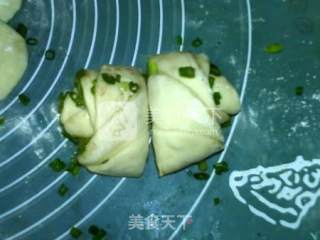 Salt and Pepper Scallion Rose Roll recipe