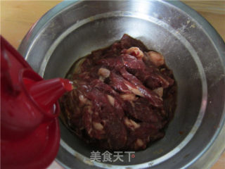 Beef Tenderloin with Straw Mushroom in Oyster Sauce recipe