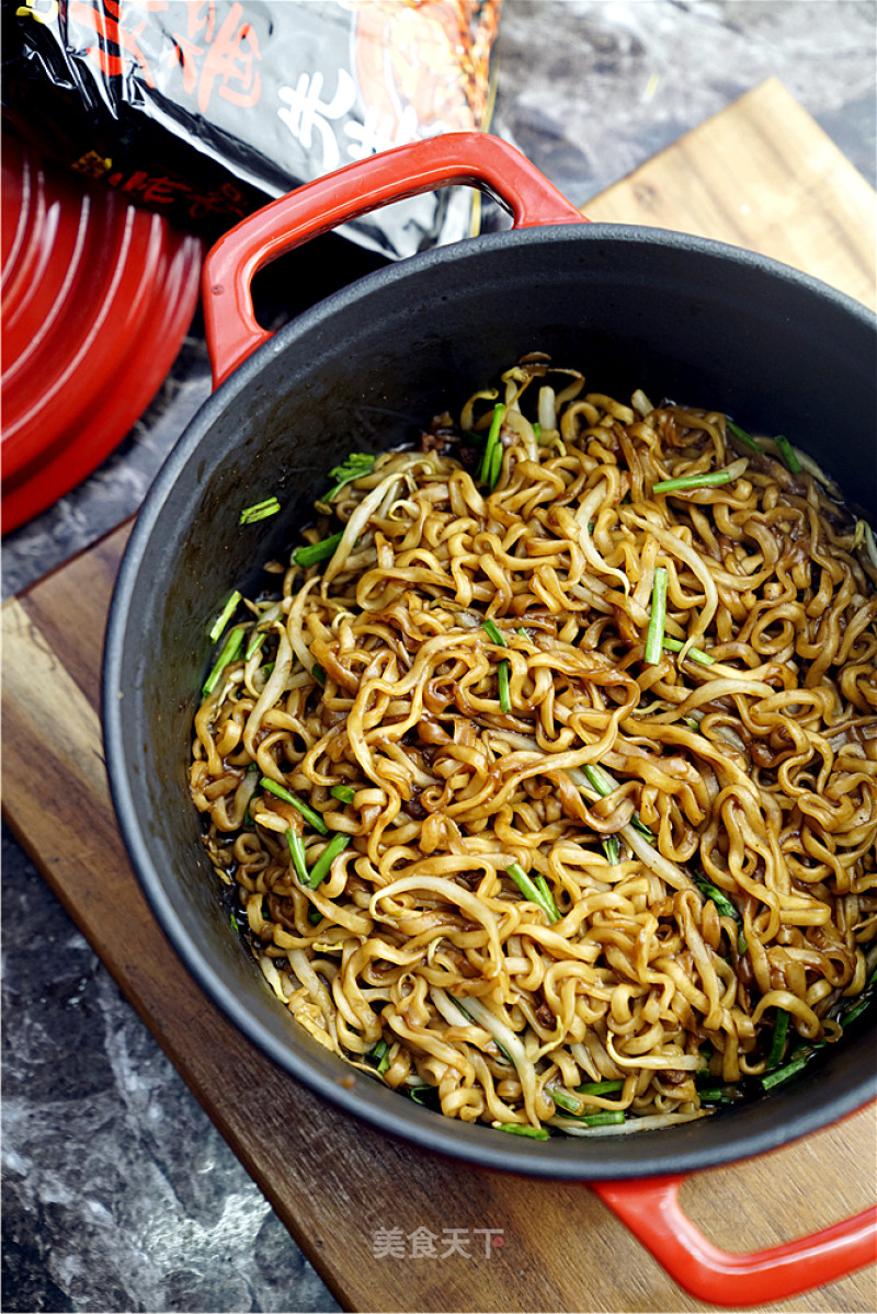 Bean Sprouts Fried Noodles