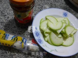 Stir-fried Zucchini with Cuttlefish Balls in Beef Sauce recipe