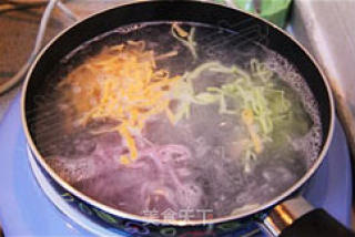 Baby Meal Series (5) Three-color Bone Soup Noodles--with Cheese Chicken Balls recipe