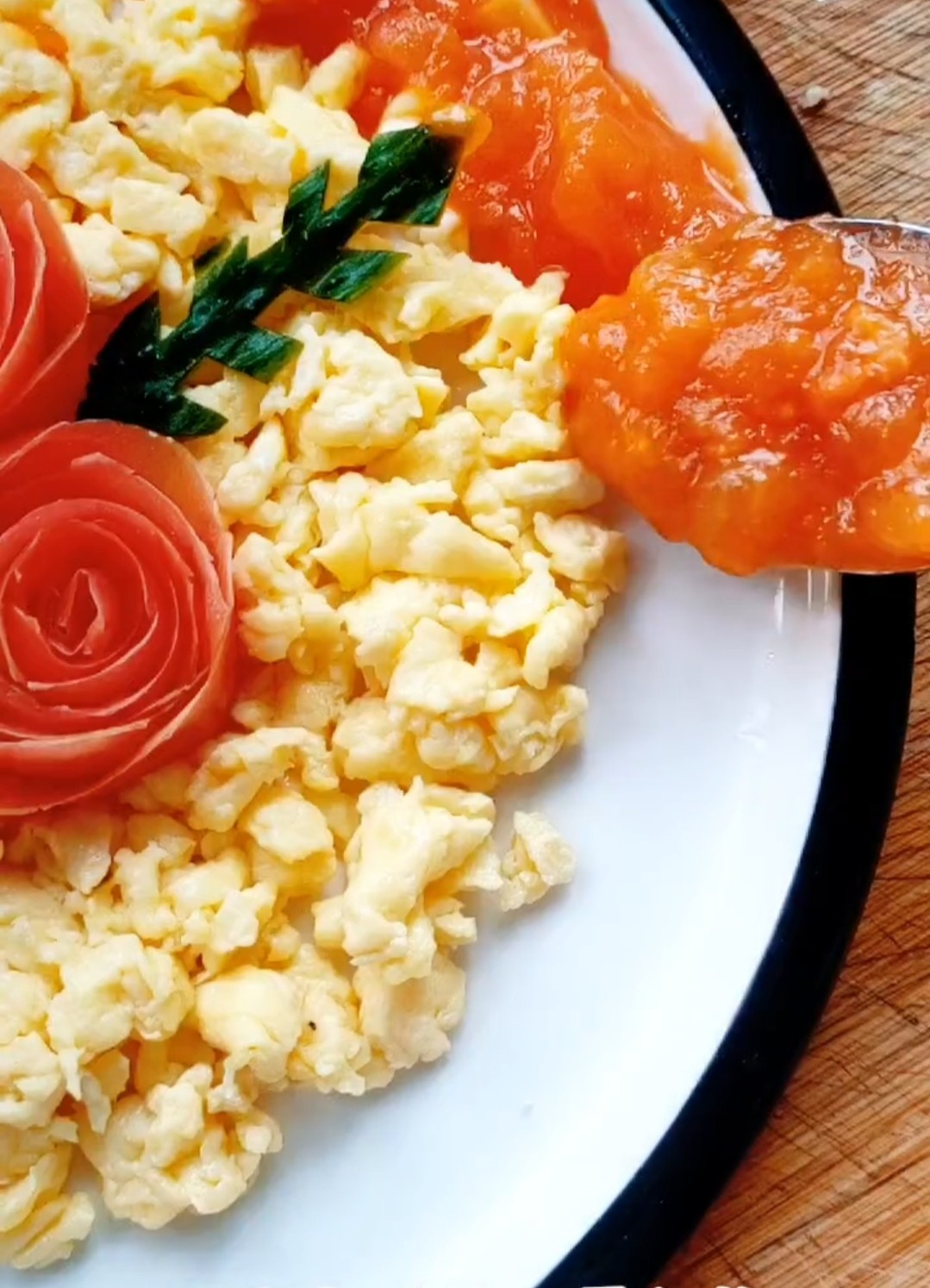 Tomato Scrambled Eggs recipe