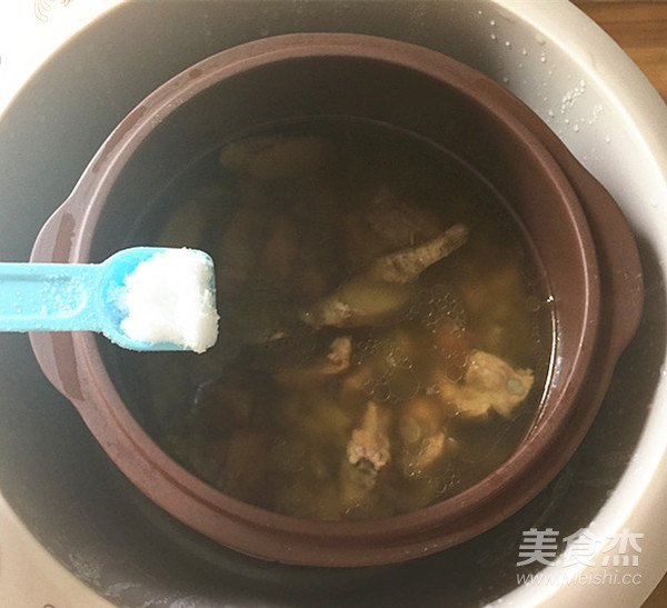 Mung Bean Lily Pork Ribs Soup recipe