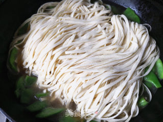 Braised Noodles with Oil Beans recipe