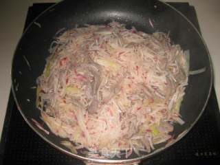 Stir-fried Shredded Pork with Luobu recipe