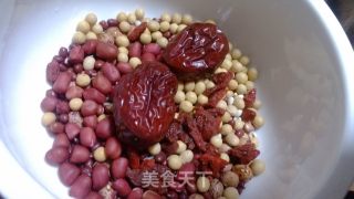 #trust之美# Soy Milk with Red Dates, Zucchini and Soy Beans-make Soy Milk More Nutritious recipe