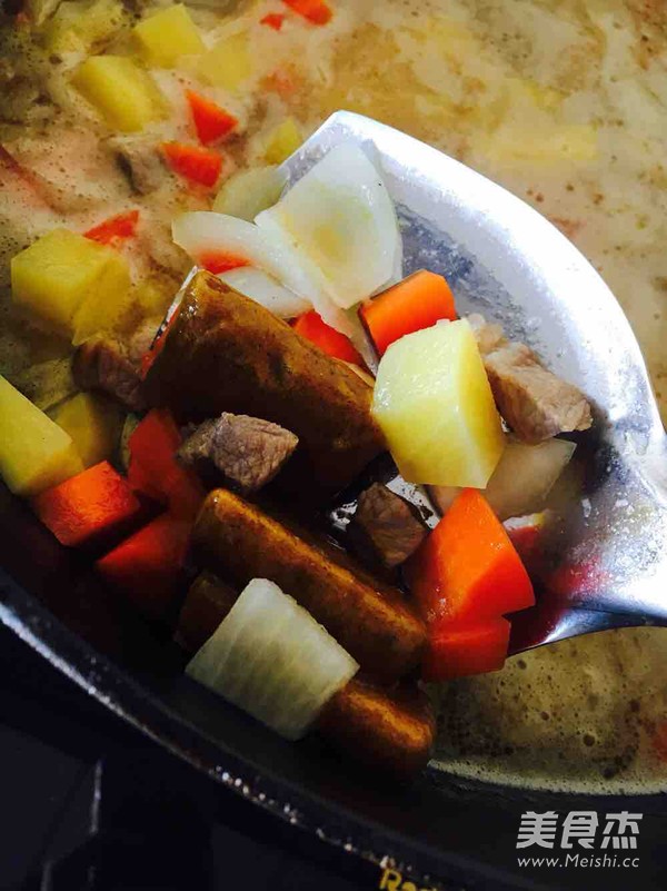 Curry Pork and Potato Rice Bowl recipe