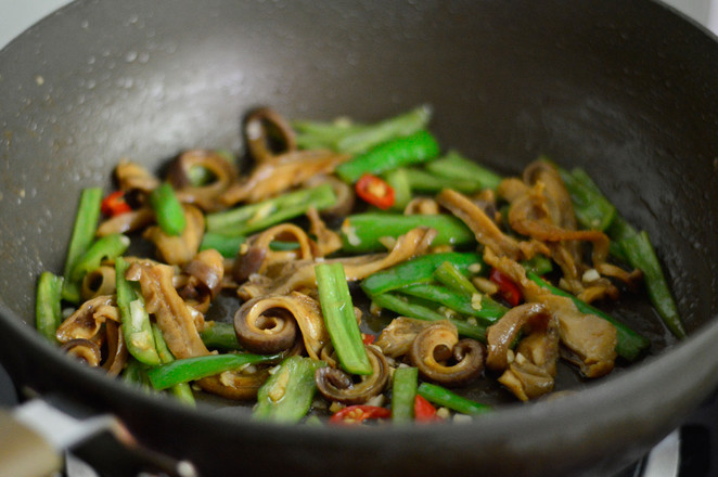 Braised Pork Belly with Green Peppers recipe