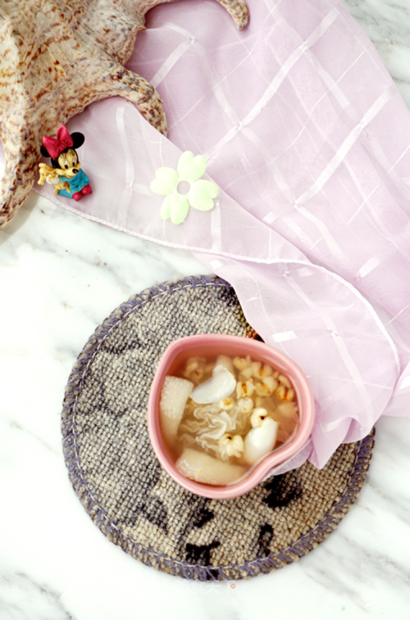 Barley, Lily, White Fungus and Pear Soup