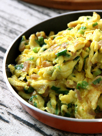 Scrambled Eggs with Chives and Dried Radish recipe