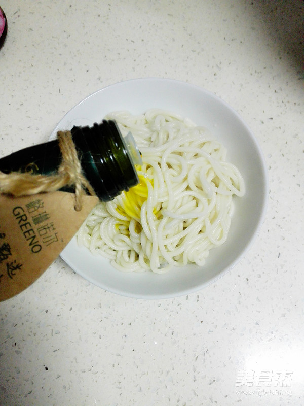 Spicy Mushroom Sauce Noodles recipe