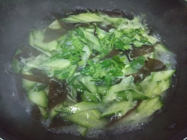 Cucumber Seaweed Soup Dinner recipe