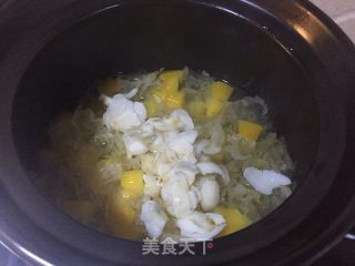 Papaya, Lily and Tremella Soup recipe