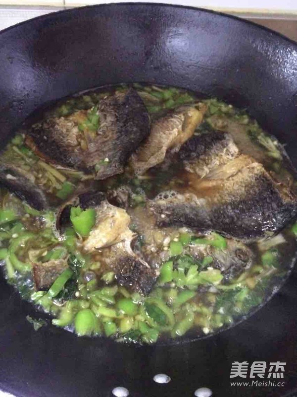 Braised Crucian Carp with Basil recipe